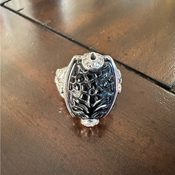 Carved Black Quartz With Small Crystals Throughout. 925SterlingSilver. Size 5.75 - Picture 8 of 11